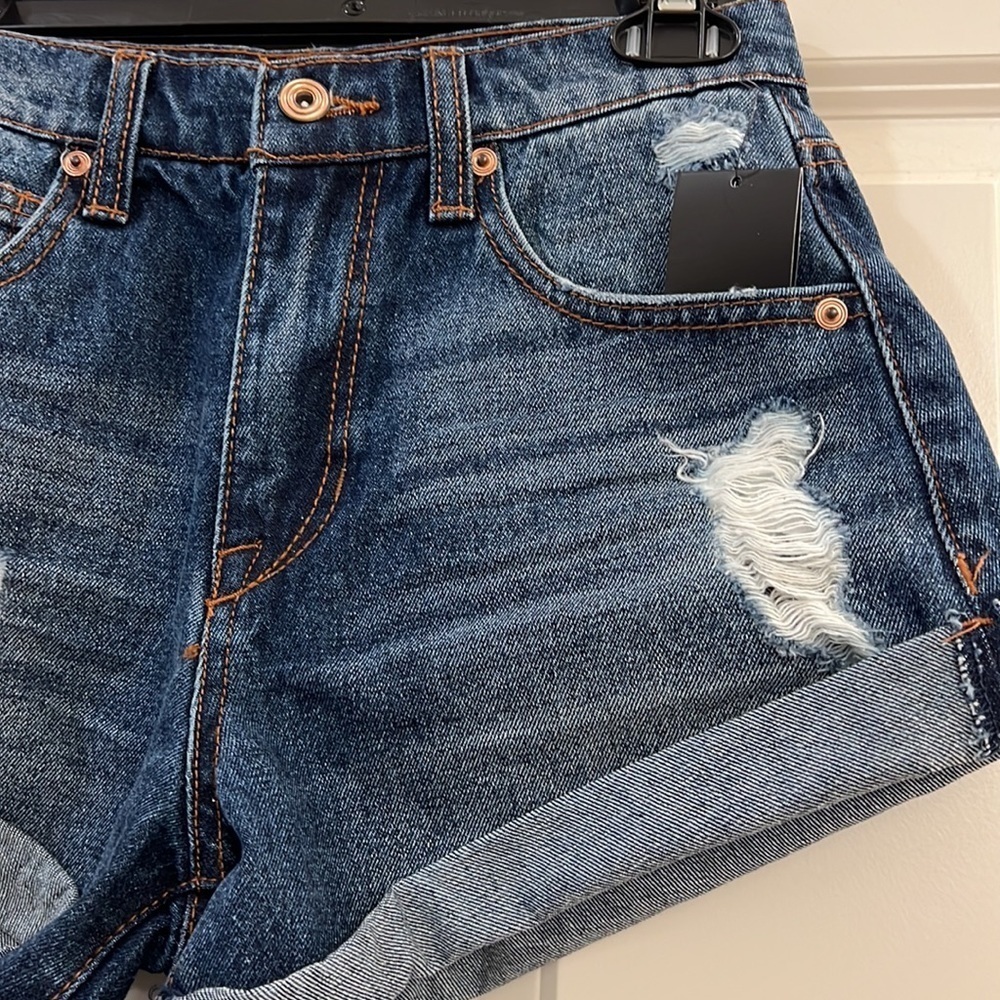 Fashion Nova ladies jean shorts - Picture 2 of 7